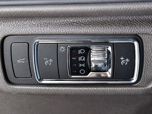 Used 2023 Lincoln Corsair AWD w/ Equipment Group 101A image 30