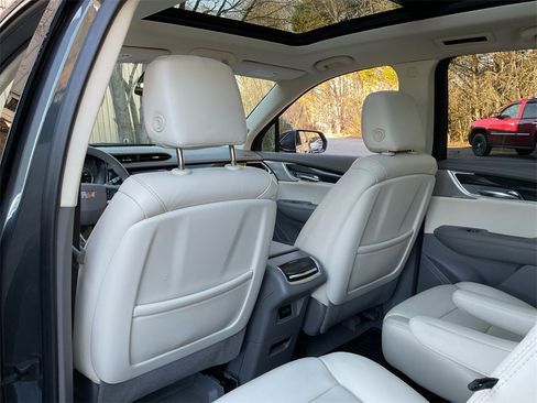 Used 2020 Cadillac XT6 Premium Luxury image 33