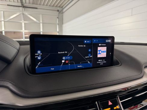 Used 2023 Acura MDX SH-AWD w/ Technology Package image 24