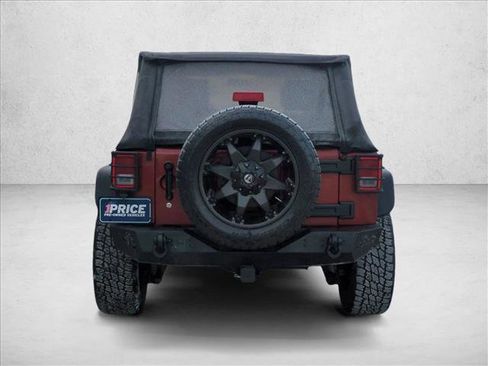 Used 2009 Jeep Wrangler Unlimited Sahara image 7