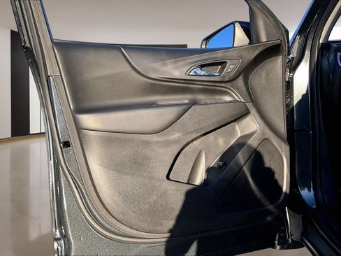 Used 2019 Chevrolet Equinox LT w/ Sun & Navigation Package AWD/4WD image 18