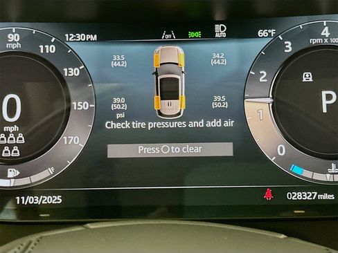 Used 2025 Land Rover Range Rover Long Wheelbase Autobiography image 13