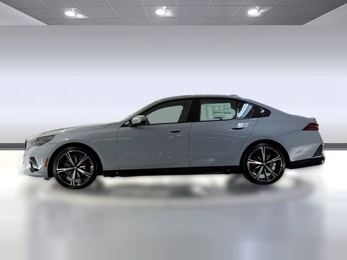 New 2026 BMW 530i w/ M Sport Package image 2