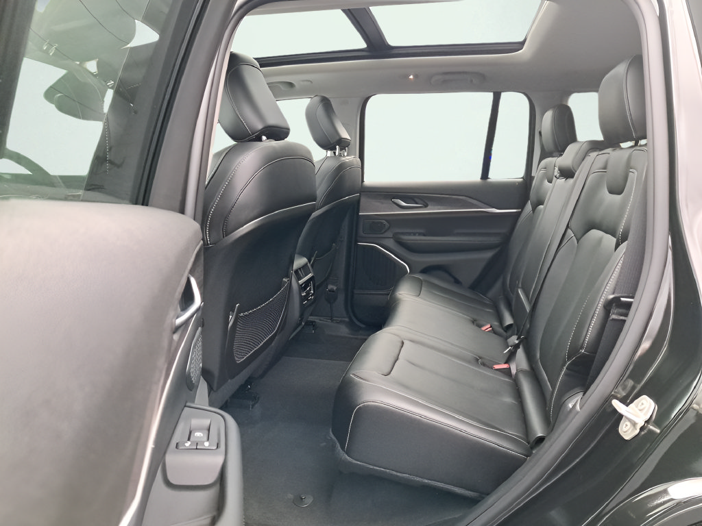 New 2023 Jeep Grand Cherokee 4WD 4xe image 12