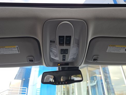 Used 2011 Chevrolet Equinox LT w/ Driver Convenience Package image 22