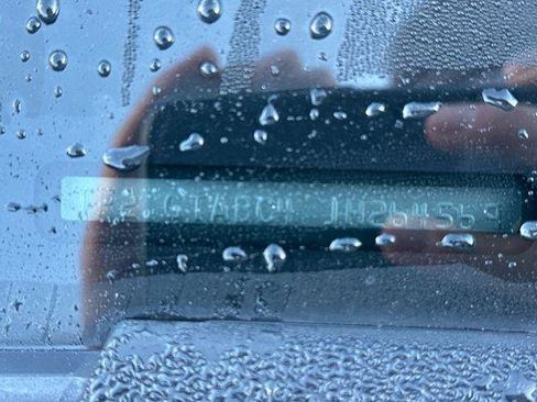 Used 2018 Subaru Crosstrek 2.0i Premium image 3