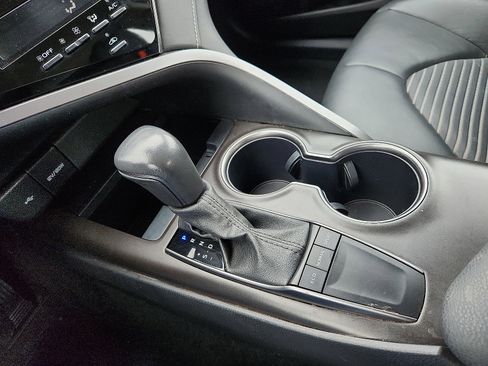 Used 2024 Toyota Camry SE image 20