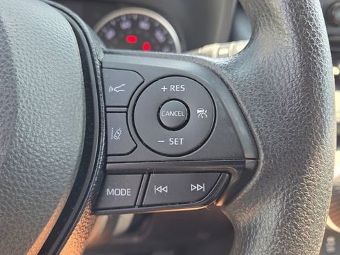 Used 2021 Toyota RAV4 XLE image 27