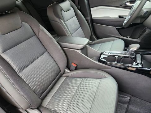 New 2026 Chevrolet Trax LT w/ Driver Confidence Package image 11