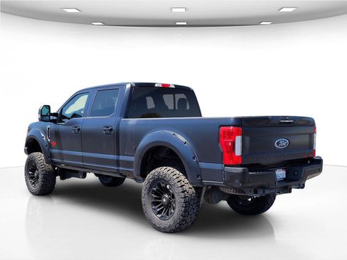 Used 2019 Ford F250 Lariat w/ Lariat Ultimate Package AWD/4WD image 7