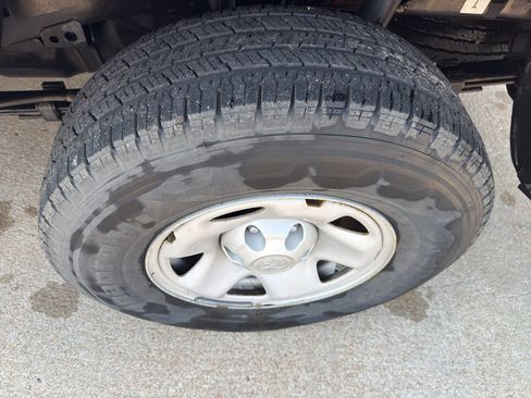 Used 2020 Toyota Tacoma SR RWD image 10