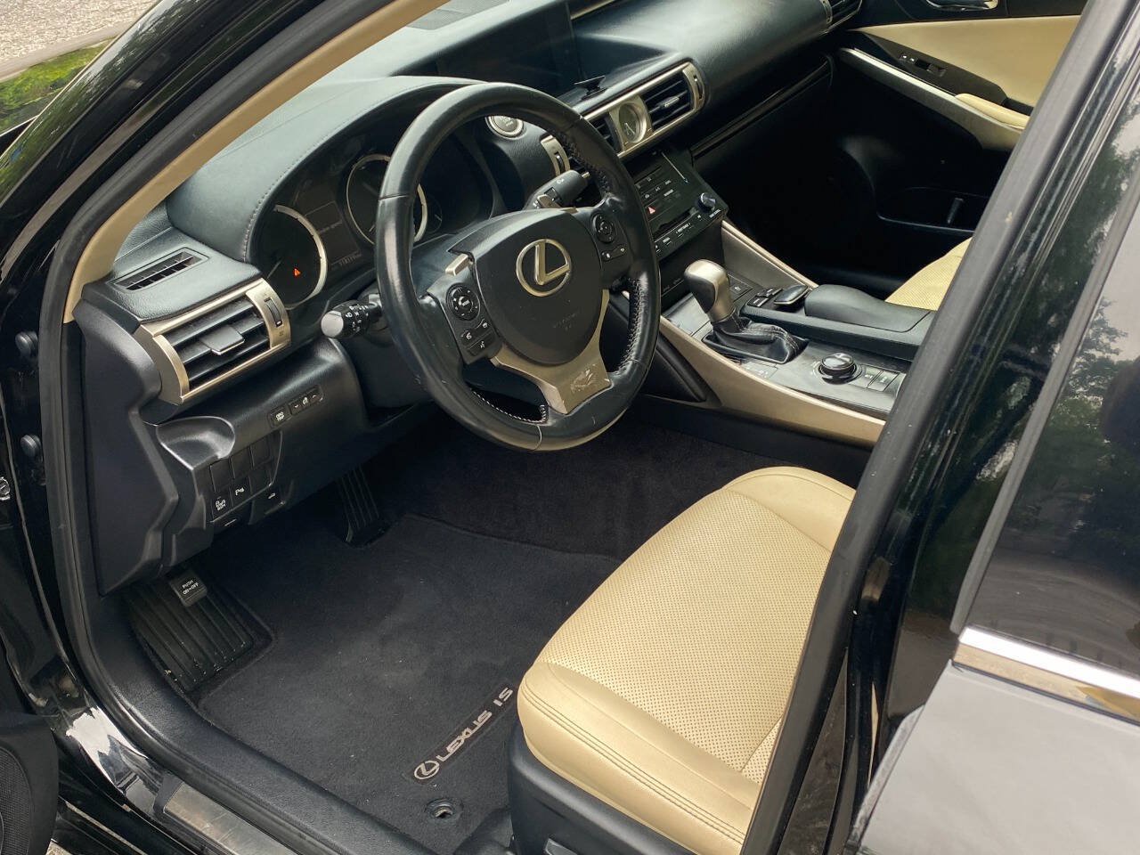 Used 2014 Lexus IS 350 w/ Navigation Package RWD image 10