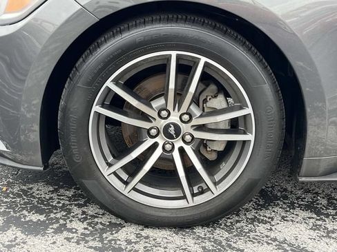 Used 2017 Ford Mustang Coupe RWD image 9