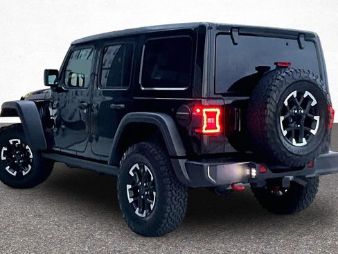 Used 2024 Jeep Wrangler Unlimited Rubicon AWD/4WD image 5