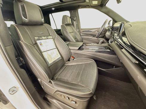 Used 2022 Cadillac Escalade Sport RWD image 32