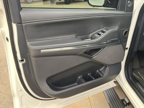 New 2025 Lincoln Navigator Reserve w/ Jet Appearance Package image 15