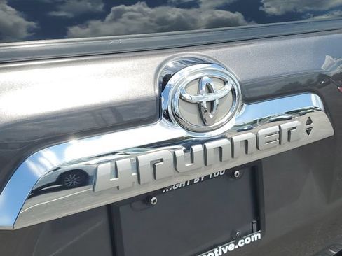 Used 2017 Toyota 4Runner Limited AWD/4WD image 7