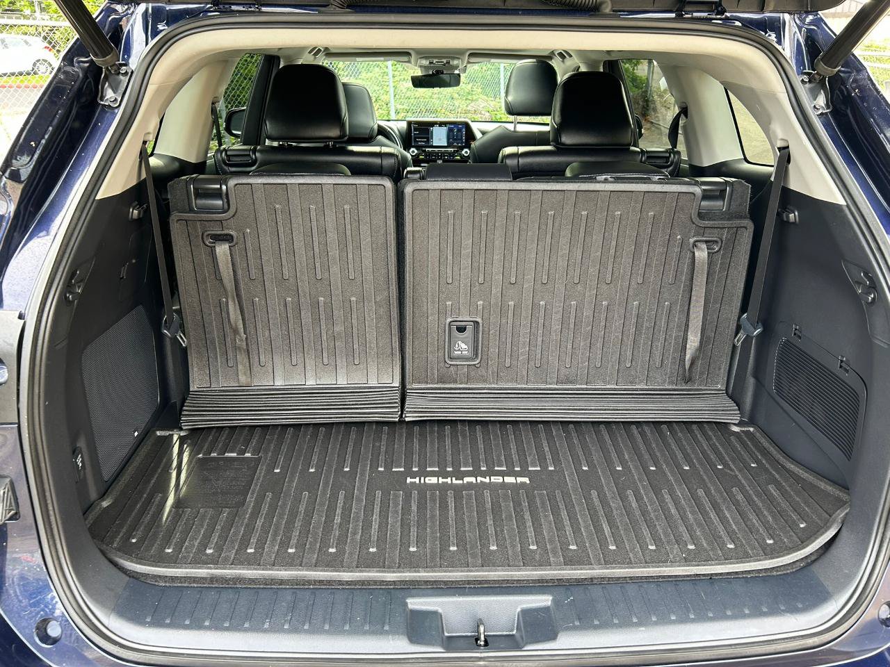 Used 2021 Toyota Highlander Platinum FWD image 19