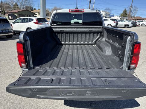 Used 2025 Chevrolet Colorado Z71 image 5