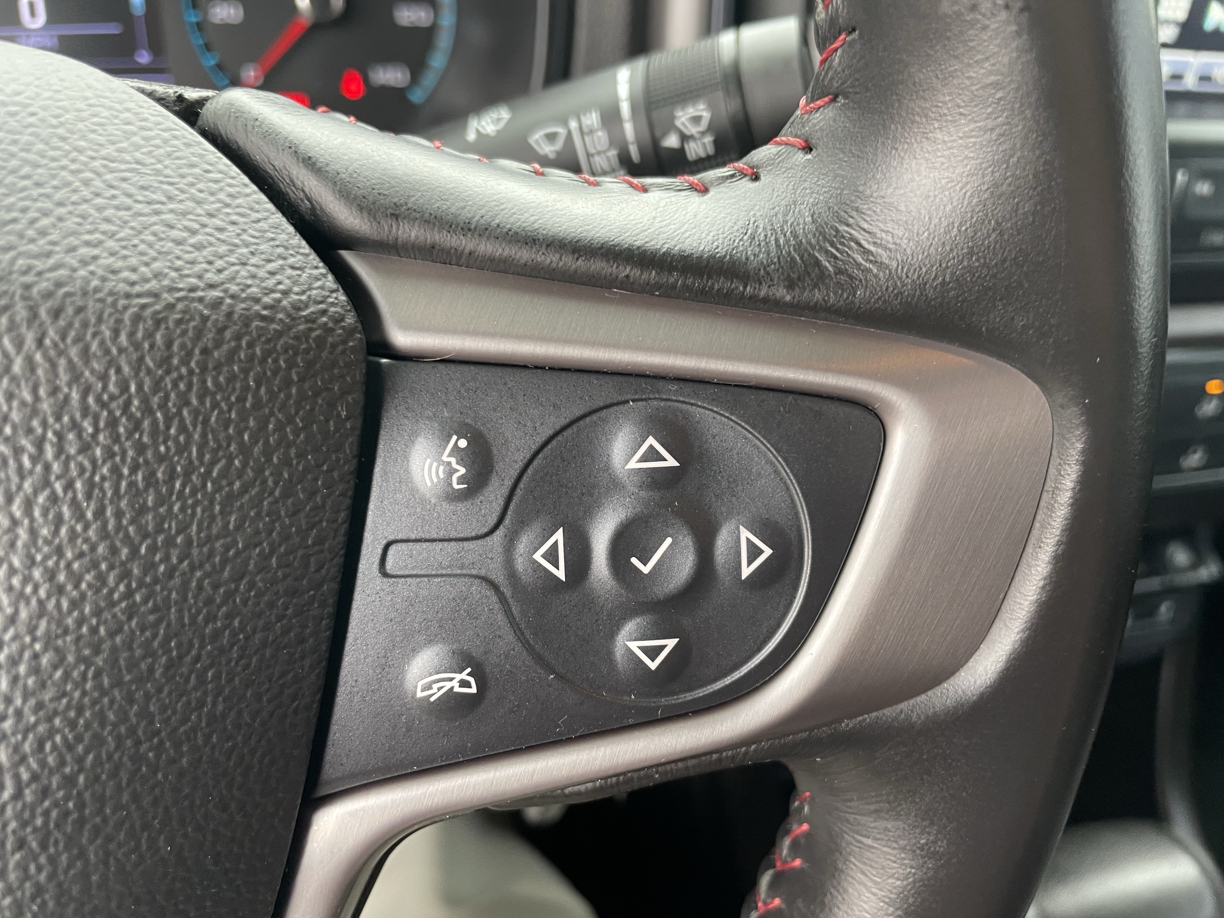Used 2017 GMC Canyon SLE w/ All Terrain Package AWD/4WD image 17