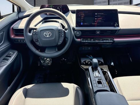 Used 2026 Toyota Prius Plug-In Hybrid FWD image 15