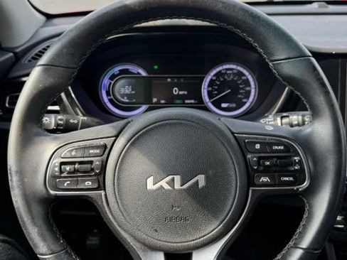 Used 2022 Kia Niro LXS FWD image 12