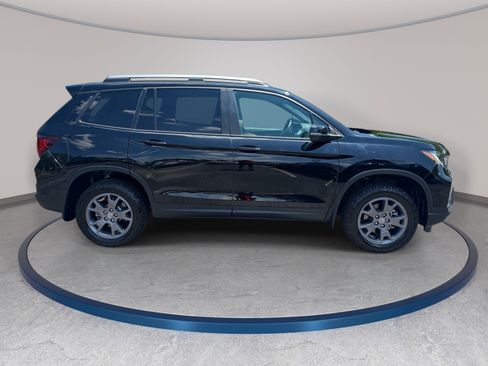 Used 2024 Honda Passport TrailSport image 4