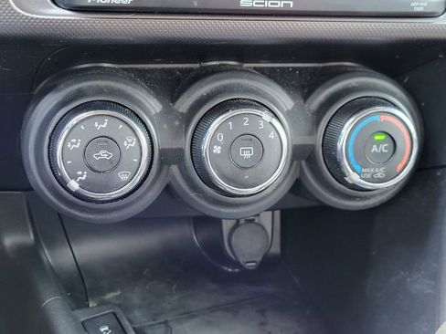 Used 2014 Scion tC FWD image 22