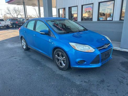 Used 2014 Ford Focus SE image 2