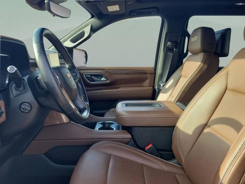 Used 2023 Chevrolet Suburban High Country image 25