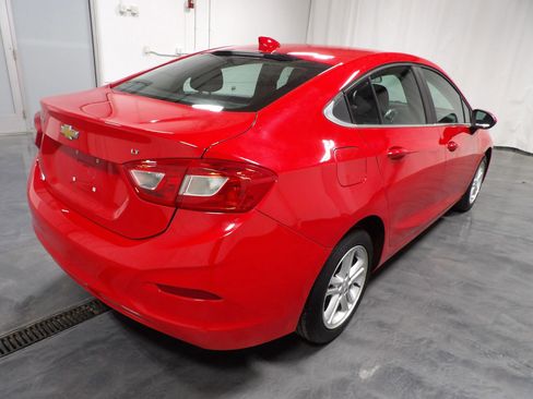 Used 2017 Chevrolet Cruze LT image 5