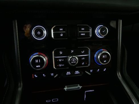 Used 2023 GMC Yukon Denali Ultimate image 32