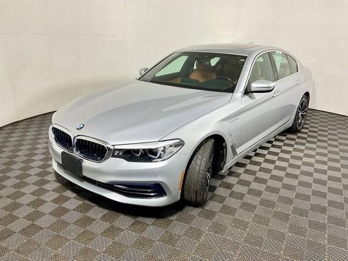 Used 2019 BMW 530e xDrive w/ Convenience Package AWD/4WD image 13