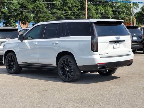 Certified 2026 Cadillac Escalade Platinum Sport w/ LPO, ONYX Package AWD/4WD image 7