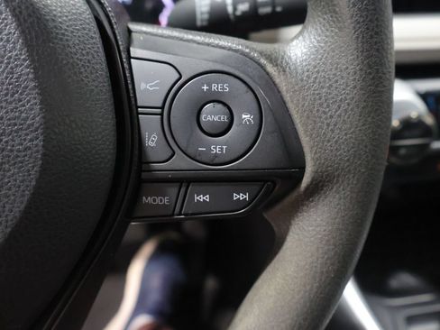 Used 2023 Toyota RAV4 XLE AWD/4WD image 33