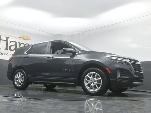 Used 2023 Chevrolet Equinox LT image 2