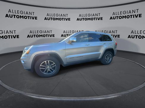 Used 2017 Jeep Grand Cherokee Limited w/ Luxury Group II AWD/4WD image 6