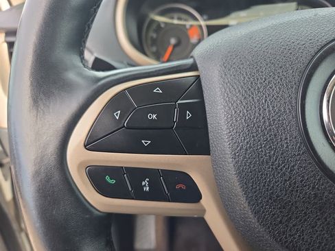 Used 2018 Jeep Cherokee Limited image 23