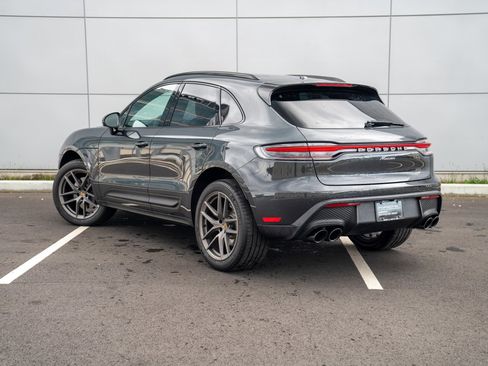 Certified 2025 Porsche Macan image 3