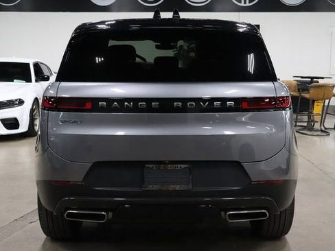 Used 2025 Land Rover Range Rover Sport SE AWD/4WD image 4