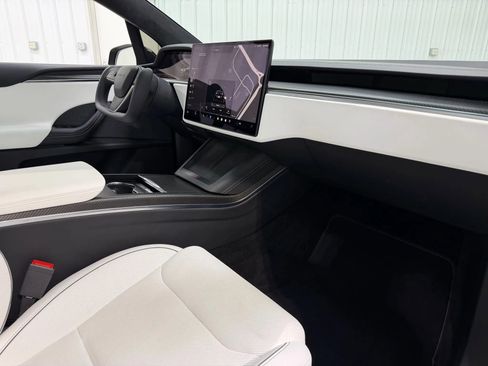 Used 2023 Tesla Model X Plaid image 14