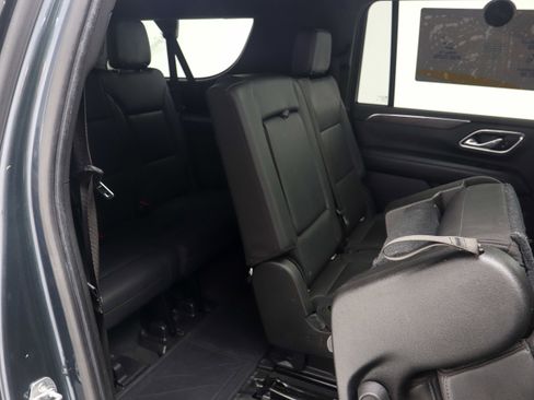 Used 2021 Chevrolet Suburban LT w/ LT Signature Package AWD/4WD image 16