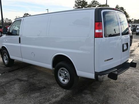 Used 2024 Chevrolet Express 2500 w/ Driver Convenience Package image 3