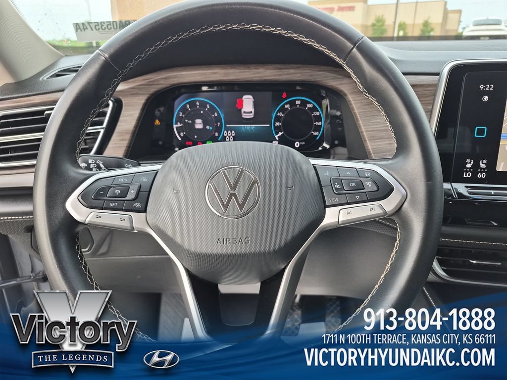Used 2024 Volkswagen Atlas SEL AWD/4WD image 14