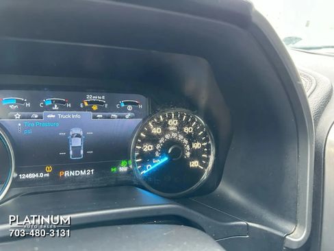 Used 2015 Ford F150 Platinum w/ Equipment Group 701A Luxury image 10