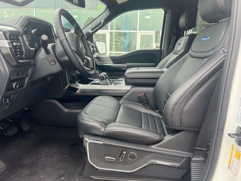 New 2025 Ford F150 Platinum w/ FX4 Off-Road Package AWD/4WD image 4