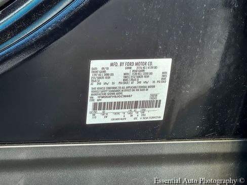 Used 2018 Ford Explorer Limited w/ Equipment Group 301A AWD/4WD image 38