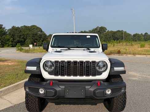 Used 2026 Jeep Wrangler Unlimited Rubicon AWD/4WD image 12