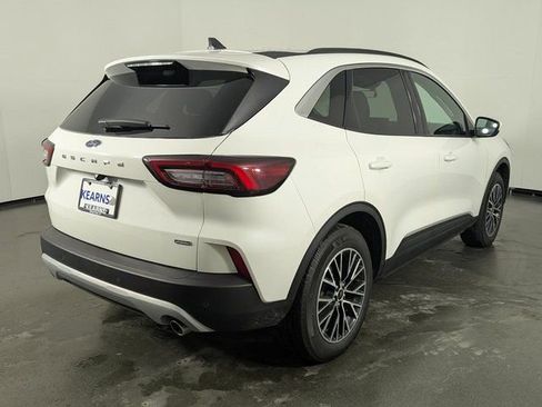 Used 2023 Ford Escape SE image 7