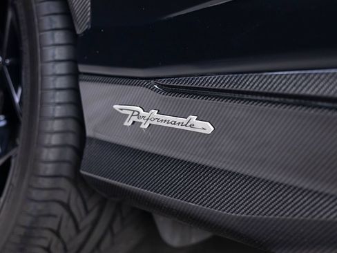 Used 2024 Lamborghini Urus Performante AWD/4WD image 15